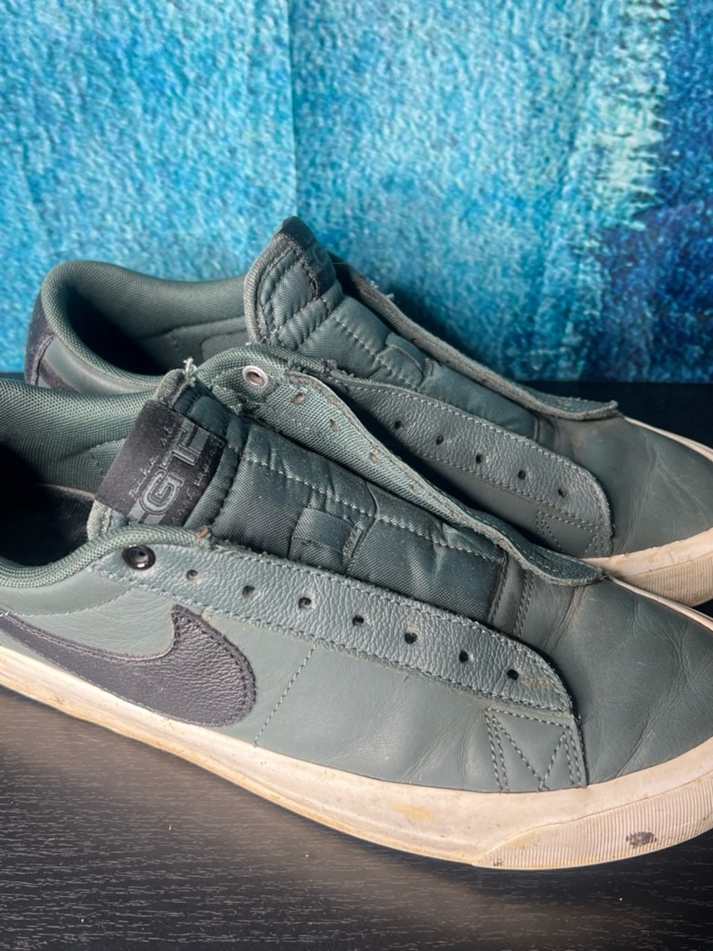 Nike Men’s Low-Top Sneakers in Teal with Black Swoosh